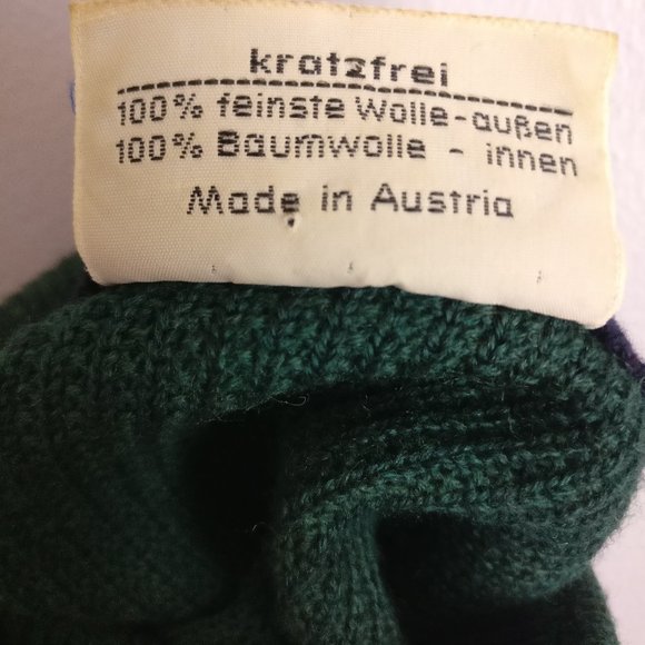 Double Faced Green Sweater Mde in Austria 100%Merino Wool upper 100%Cotton inner - Picture 7 of 8